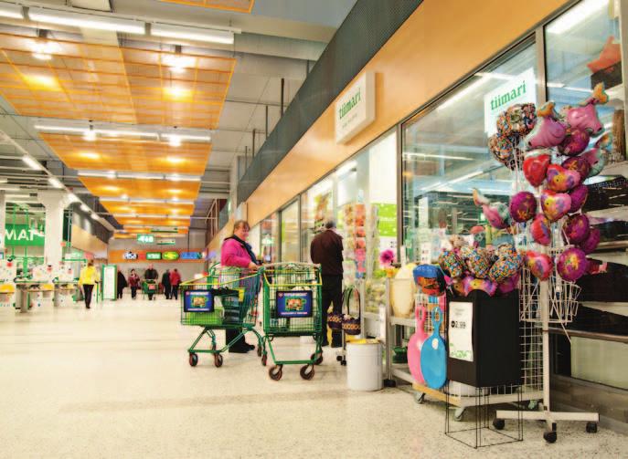 ETUMYYMÄLÄ-TIIMARIT 150 250 M 2 Etumyymälä-Tiimarit sijaitsevat tyypillisesti hypermarketeissa, joissa ne ovat osa asiakkaiden arkipäivää.