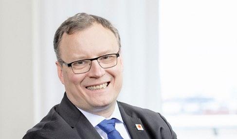 Varainhoito, toimitusjohtaja 2010 2015 Ilmarinen, esimies- ja sijoitustoiminnan tehtäviä 2000 2010 AG Private Bankers (1998 Den Danske Bank), osake- ja johdannaismeklari 1994 2000 Opstock