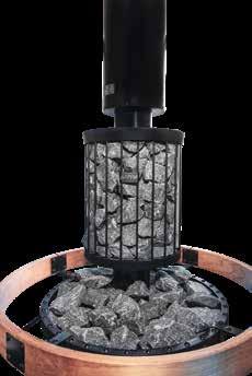 30 HARVIA Puulämmitteiset tuotteet Pajamestarin taidonnäyte mökkisaunaan Legend-vedenlämmitin, 25 litraa Legend-kiukaan kanssa komeasti yhteensopiva piippumallin vedenlämmitin kuumentaa kylpyveden