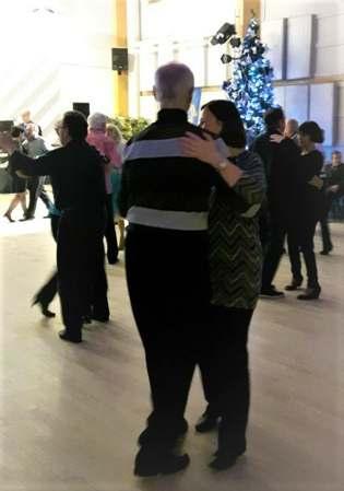 ruusukkeen ansiomerkki 2016 Kokoukset: Piirikokouksia 8 Vuosikokouksia 5 Lahjoitus Isovanhemmat ry:lle Lions Club Pori /Juhana ry:n Punainen Sulka keräyksen tuoton saajaksi oli valittu Porin Seudun