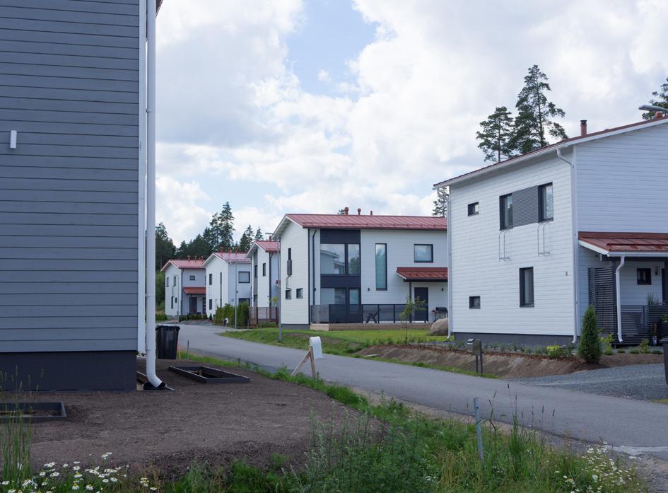 Alueen luontoarvot on selvitetty yleiskaavoituksen yhteydessä. Alueen eteläpuolella on tavattu liito-oravia, joiden kulkuyhteydet muille reviireille on osoitettu yleiskaavassa.