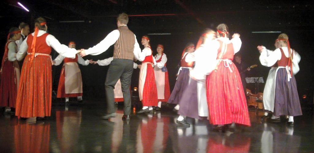 FOLKLADIA-RISTEILY Tässä yksi tarina risteilyltä. Kansanmusiikin ja -tanssin suurin folkloren talvitapahtuma Folklandia-risteily pidettiin M/S Silja Europalla 12.-13.1.2018 Helsinki-Tallinna- Helsinki.