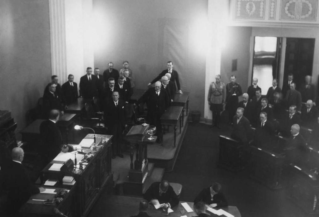 Presidentti L. K. Relander avaa vuoden 1930 valtiopäivät. Otava/Suomen Kuvapalvelu.