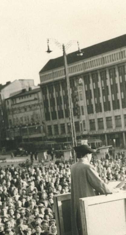 Vallankumoushuhujen vaalit 1948 Vuoden 1948 eduskuntavaalien lähestyessä monia merkittäviä, uutta poliittista linjaa edustavia ratkaisuja oli jo tehty.