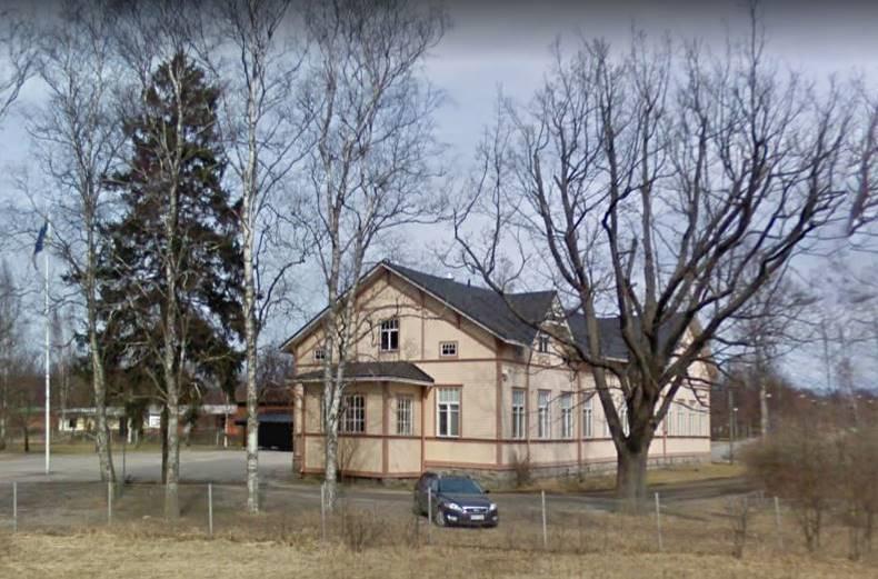 uudisrakennuksen suunnittelussa voidaan rakennusmassojen sijainnilla mahdollistaa melulta suojatut piha-alueet.