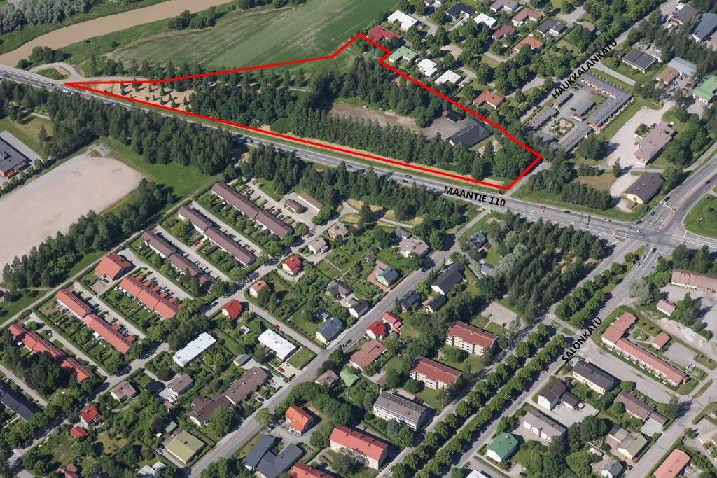 5 3.1.2 Luonnonympäristö Alue rajautuu lännessä Kyntömiehenpuistoon ja Salonjokeen. Anjalan koulurakennuksen ja maantien 110 välissä kasvaa yhtenäinen suurten poppelien rivistö.