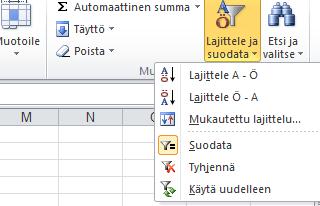 Postitoimipaikka: tai valitsemalla ensin taulukosta yhden minkä tahansa solun ja sitten yläpalkin välilehdeltä Aloitus, kohta Lajittele ja suodata ja sen alta Tyhjennä.