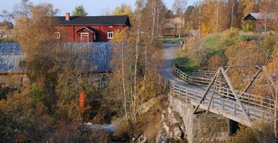 Satokausi. Molemmat käyttävät taiteessaan vanhoja esineitä uudella ja oivaltavalla tavalla.