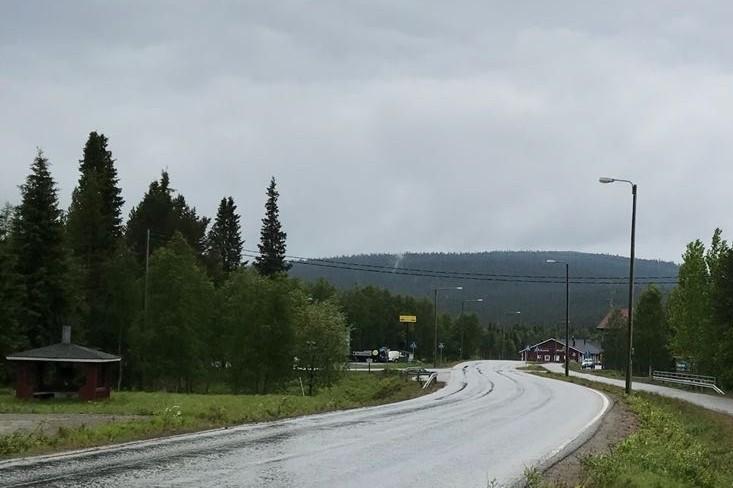 15 Vaikutukset kyläkuvaan, maisemaan, kulttuuriperintöön ja rakennettuun ympäristöön Äkäslompolon kylästä puuttuu selkeä kyläkeskus, mikä alueen kokemisen, elämyksellisyyden ja mielikuvan kannalta on