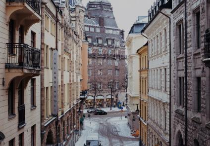 Keskustasijainti lisää asiakkaiden ja palvelujen saatavuutta ja nostaa yrityksen imagoa. Keskustasijainti mainittiin myös henkilöstön sitoutumista lisäävänä tekijänä.
