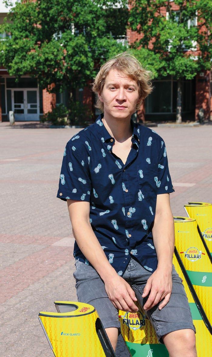 Suurimmat arvet ovat näkymättömiä Heikki sulki rakkoekstrofian pitkään mielestään ja pyrki elämään vain hetkessä. Vuosien työ psykoterapiassa on tuonut etäisyyttä kokemuksiin.
