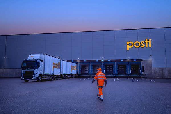 Postin heinä-syyskuun kohokohdat Pakettimäärät jatkoivat kasvuaan ja kannattavuus parani viime vuoteen verrattuna Liikevaihto laski 2,5 prosenttia 369 (379) milj.euroon.