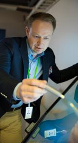 Hankinnassa tavoittelemme kustannussäästöjä ja laadun parantamista kehittämällä edelleen maailmanlaajuista kategoriahallintaamme ja keskittymällä toimittajiemme toimitusten laatuun ja toimituskykyyn.