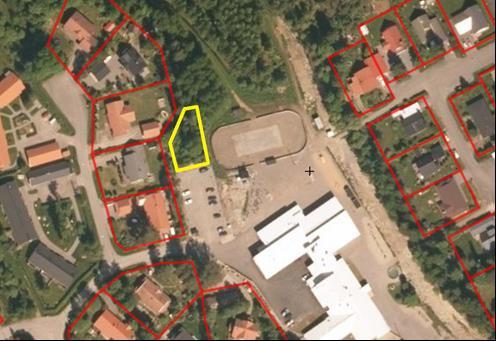 S i v u 19 Kuva 11. Pysäköintialueen likimääräinen laajennusalue koulutontin luoteiskulmassa.