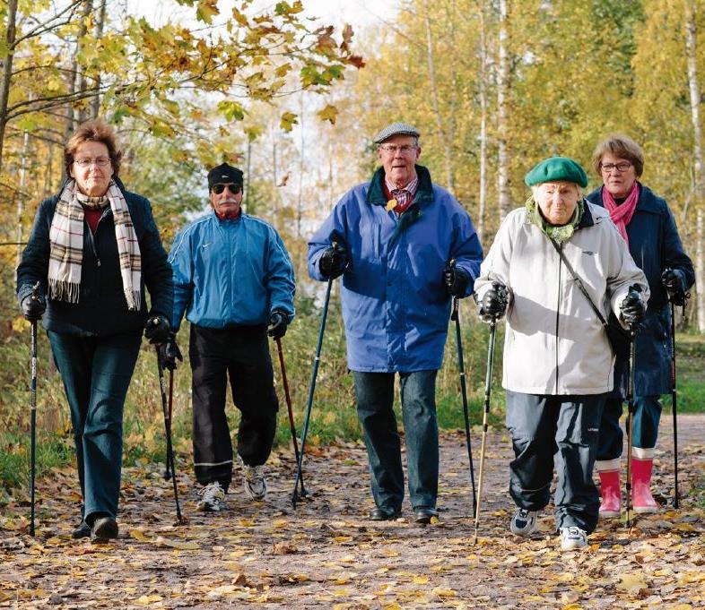 14 TOIMINTAMALLEJA LIIKKUMISEN EDISTÄMISEKSI Ihmisen toimintakyvyn ylläpito on tärkeää ja erityisesti se korostuu ikääntyvien kohdalla.