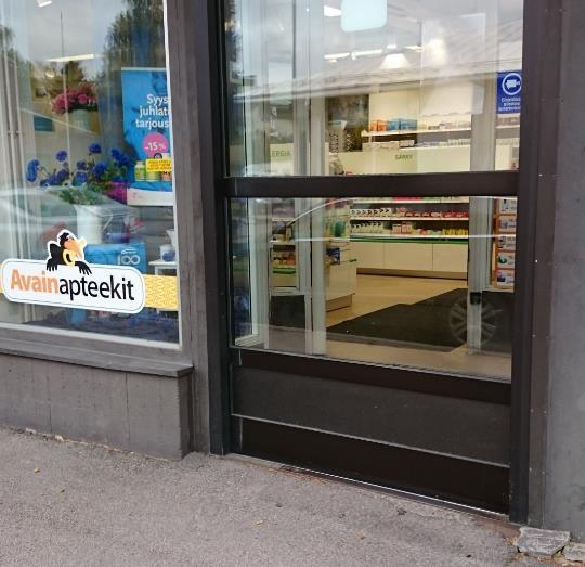 Korotettu jalkakäytävä vähentää oviaukkojen korkeuseroja.