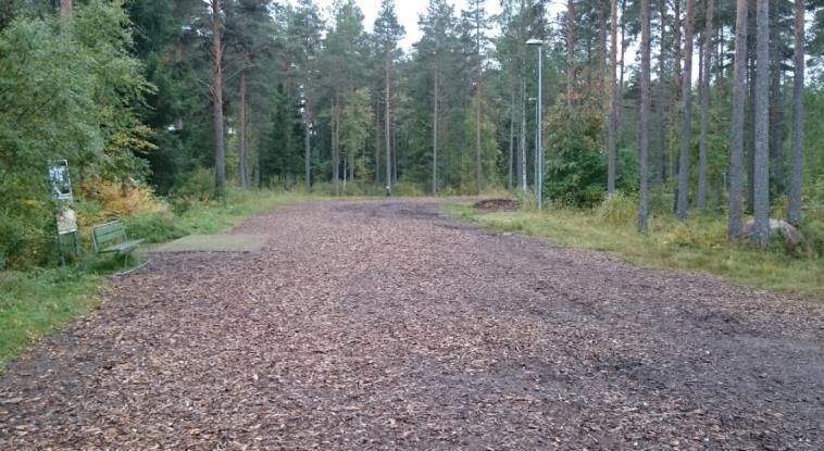 Liikuntapuiston alueella on myös frisbeegolf-rata, joka kulkee osittain ulkoilureitin yhteydessä.