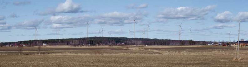 Vaikka tuulivoimalat ovatkin siroja ja linjakkaita rakennelmia ja siten ne täyttävät yleiset rakennelmille asetettavat kauneuskriteerit, ne valtavan korkeutensa johdosta herättävät epäilyjä.