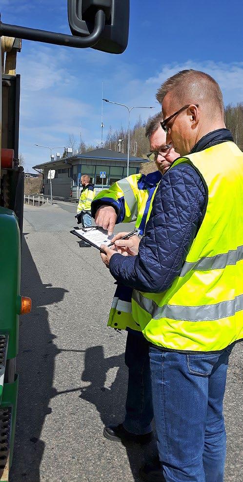 Työsuojeluhallinnon vuosikertomus 2017 9 Kuljetusala Kuljetusalan valvontaa säätelevät EU:n normit, jotka määrittävät muun muassa ajo- ja lepoaikatarkastusten vähimmäismäärät.