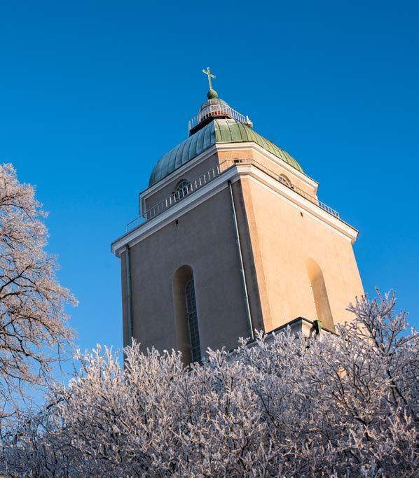 Tervetuloa Suomen linnaan! Helsingin edustan saarille rakennettu Suomenlinna on kulttuuriaarre, jonka rakentaminen alkoi 1700-luvun puolivälissä Suomen kuuluessa Ruotsiin.