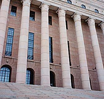 Se varmistaa konsernin työntekijöiden työvälineiden ajantasaisuuden, tietoliikenneyhteyksien toiminnan ja tuotannon tarvitseman tietotekniikan toimittamisen.