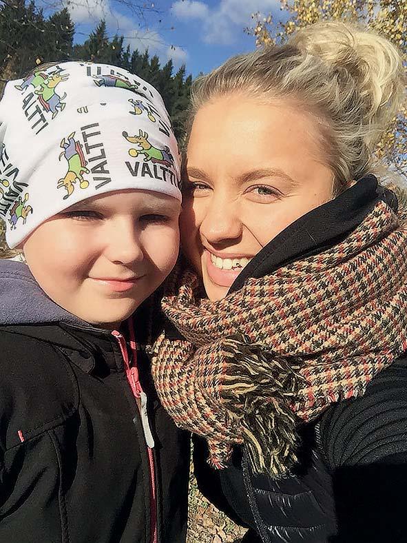 SISÄLTÖ 4 Nina Peltonen ja Henry Manni: Valtti auttaa liikunnan pariin 5 Päivi Aalto-Nevalainen: Liikkuminen kannattaa 7 Näin Valtti-ohjelma toimii 9 Perheille 11 Valtti löysi harrastuksen Vilmalle