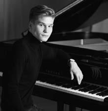 Patrik Vähätalo Patrik Vähätalo (s. 2000) aloitti pianonsoiton 6-vuotiaana. Rauno Jussila on opettanut nuorta solistia alusta asti. Pianistin uran lisäksi kellosepän työ kiinnostaa tulevaisuudessa.
