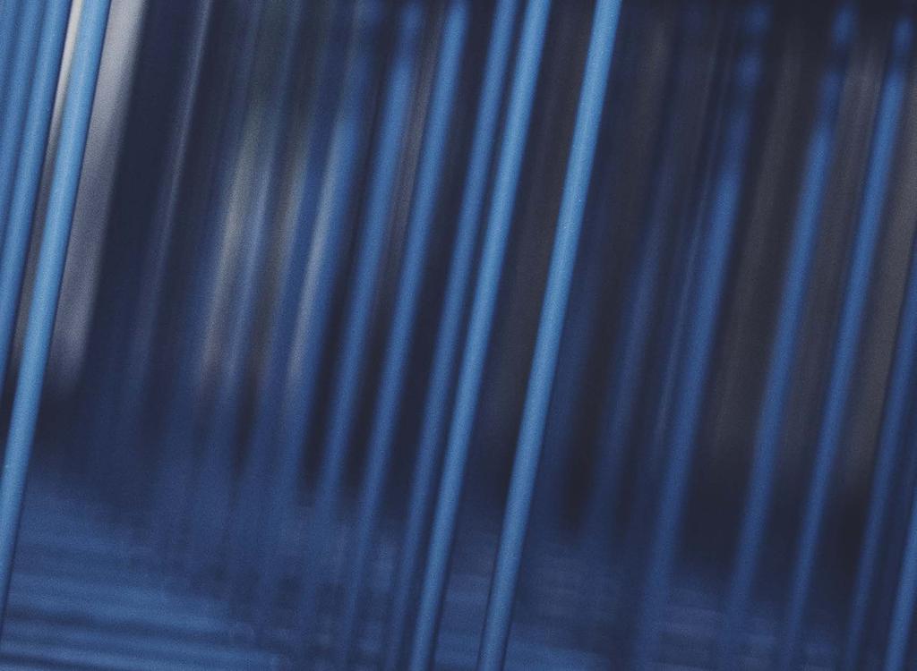 Sisällys 03. Varastojen jakaminen 04. Palvelumme 06. Turvallinen materiaalien käsittely 08. Ainutlaatuiset ratkaisut 10. Varastojen seinäjärjestelmät 12. Ovet 14. Jakaminen elementeillä 15.