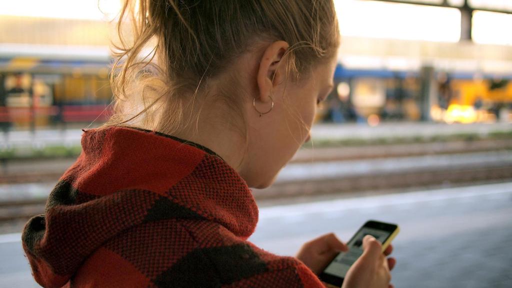 VIMANA OY MAAKUNTIEN DIGIPALVELUT Rakennamme maakuntien menestystä digitaalisilla palveluilla Mahdollistamme maakuntien tarvitsemat ja määrittelemät digitalisaatio- ja ICT-perustietotekniikkapalvelut