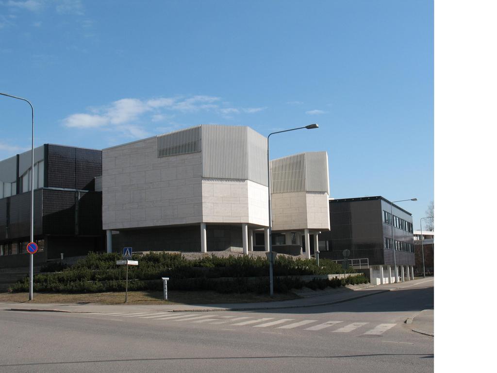 1 VANTAAN