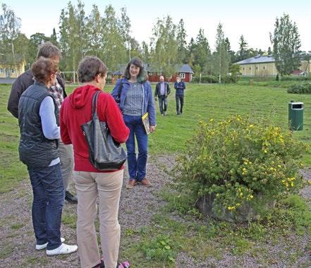 Osallistuminen ja osallisuus liittyvät läheisesti toisiinsa, sillä tunne osallisuudesta syntyy osallistumisen myötä. Siksi osallistumismahdollisuuksien tarjoaminen iäkkäille asukkaille on tärkeää.