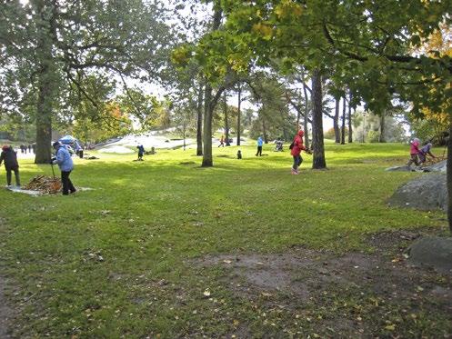 MUISTI- JA IKÄYSTÄVÄLLINEN ASUMINEN JA ASUINYMPÄRISTÖ Toiminnan paikkoja Yhteiset viheralueet ovat luontaisia kohtaamisen paikkoja.