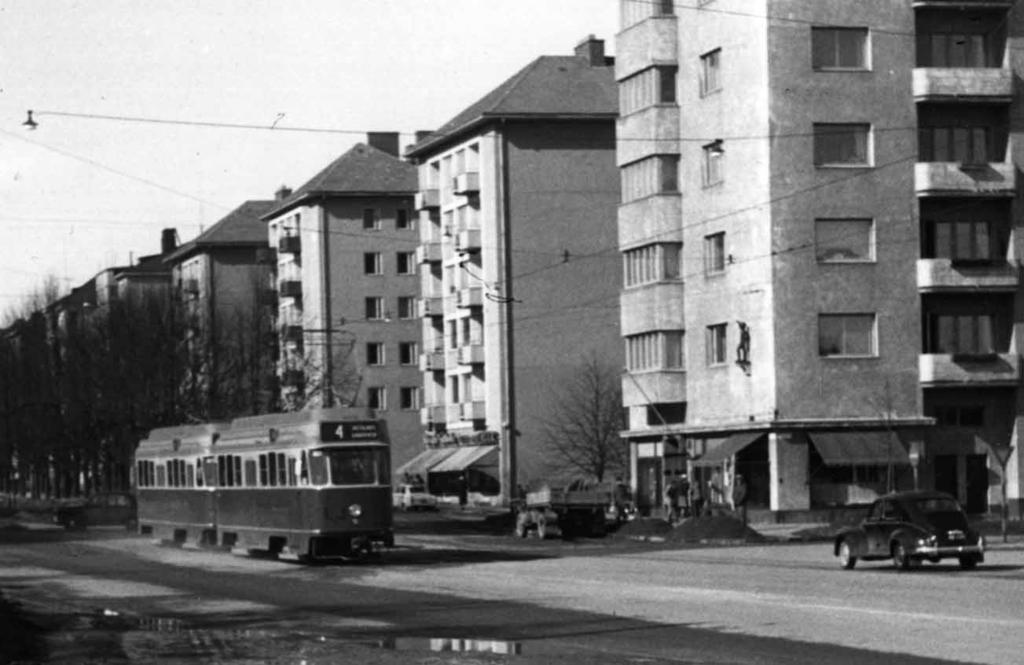 Daniel Federley HELSINGIN PIKARAITIOTIEHANKKEET Pääkaupunkiseudulla on selvitetty 1980-luvun lopulta lähtien useita erilaisia pikaraitiotiehankkeita niin Helsingissä, Espoossa kuin Vantaallakin.
