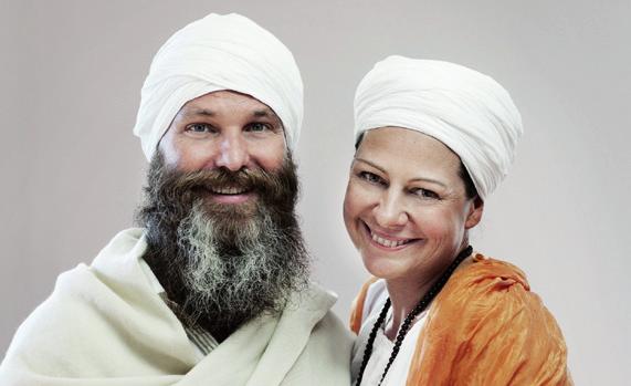 charanpal singh (Tommi Kujala) on kokenut kundaliinijoogaopettaja ja -opettajakouluttaja. Hän on harjoit tanut tietoisesti joogaa yli 10 vuotta. Charanpalin opetustapa on voimallinen ja tarkka.