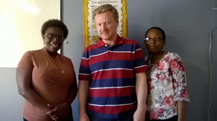 Rinnalla kulkijan ja oikean, asiallisen tiedon välittäjän rooli on todella tärkeä. Vieraillulla Kagisanossa (KSWS).