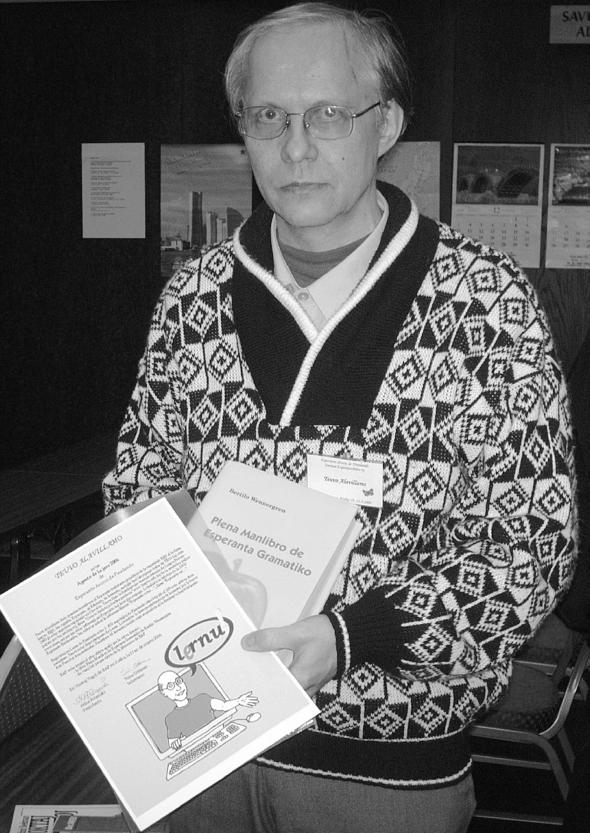 Lernu.net Teuvo Alavillamolle myönnettiin Aganto de la jaro 2006 -tunnustuspalkinto Suomen Esperantoliiton talvipäivillä maaliskuussa.
