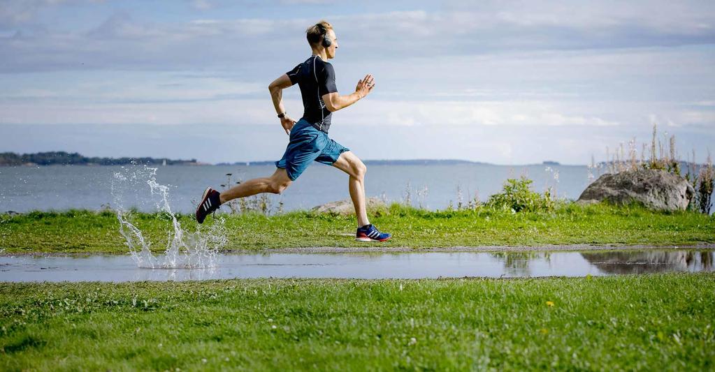 2017 oli ennätyksellinen vuosi kaikilla mittareilla Verkkoinfrastruktuurimme kehittyi DNA:n 4G-matkaviestinverkko tavoittaa 99,7 % suomalaisista Gigaluokan kiinteät