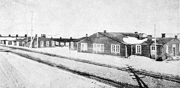 Raittiusseura Taiston talo, Aleksanterin kansakoulun puurakennus, talo Puutarhakatu 17:ssä ja Aaltosen kenkätehdas vangit siirrettiin toukokuussa pääosin