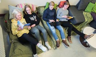 Lukioiden toimintaa LYYTI-hankkeen aikana Iisalmen lyseo Iisalmen lyseossa on aikaisemmin ryhmäytetty ensimmäisen vuosikurssin opiskelijoita eri tavoin viime vuosina.