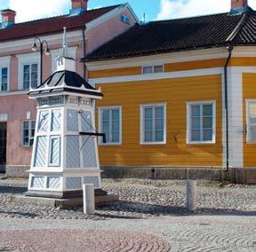 esittelevä Vanha Raatihuone. Vanhan Rauman Tammelassa esitellään UNESCOn maailmanperintöä Raumalla ja Vanhan Rauman korjaustoimintaa.