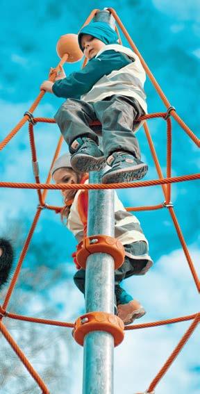 Vuoden ympäri toimiva Kipparinpuisto tarjoaa virikkeitä perheen pienimmille ja kesäisin lapset pääsevät pyöräilemään ja polkuautoilemaan