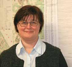 Nimeni on Teemu Ala-Kleme, ja Pöytyän kunnan työpäällikkö vuoden 2018 alusta, työhuoneeni sijaitsee Riihikoskella teknisissä palveluissa. 2. Olen 44-vuotias ja asun perheeni kanssa Loimaalla maaseudun rauhassa.