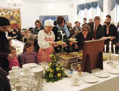 Kerhoon ovat tervetulleita alle kouluikäiset lapset sekä alakoululaiset. Ohjaaja tuo lapset kirkkoon liturgian loppupuolella ennen ehtoollista. Kerhon ohjaajana toimii Andra Aldea-Löppönen.