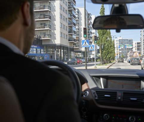 MUUTA VUODEN VARRELTA Espoon liikenneturvallisuus myötätuulessa Myönteinen liikenneturvallisuuden kehitys on jatkunut Espoossa tasaisesti koko 2000-luvun.