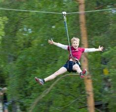 TYKKÄÄN JUNISTA, VARSINKIN VAN- HOISTA JUNISTA. KIIPESIMME JOPA VETURIIN. MARTTI 5 V. KUN LAUTTA LÄHTEE LIIKKEELLE, NÄKYY MERESTÄ YHTÄKKIÄ PIENI SAARI. SE ON ULKOMAA.