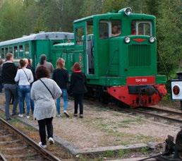 Useaan junaan pääsee sisälle ja voi eläytyä veturinkuljettajan rooliin. Vanhemmille museo tarjoaa nostalgiaa. Mahdollisuus matkustaa museojunalla tarjoaa vireyttä ja elämyksiä kaikille.