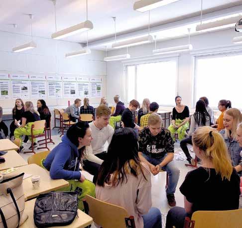 3. Mitä strategia tarkoittaa? Strategia sisältää näkemyksen tulevaisuuden haasteista - yrittäjyyskasvatuksen avulla ohjaamme nuoria selviytymään muuttuvassa maailmassa.