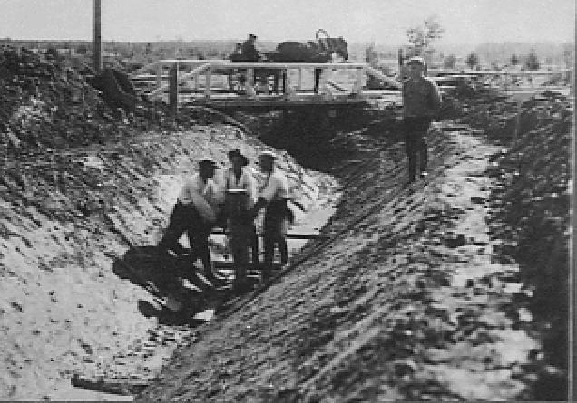 Vuosi 1922 14 tilit hyväksyttiin tilintarkastajain lausunnon mukaan paitsi Saaroisten ja Joentaan koulujen johtokuntien esimiehet velvoitettiin hyvittämään tilinsä tilintarkastajain huomauttamissa