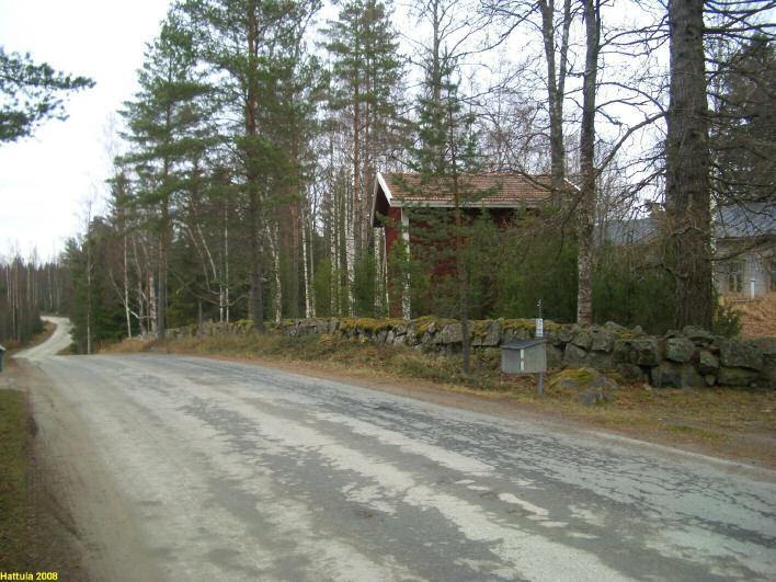 Vanha, 1708 kartassa 3 taloa, samoin 1766 ja 1780 toimituskartassa. Kylätontti paikantuu tarkasti nykyisen Tuomolan talon paikalle.