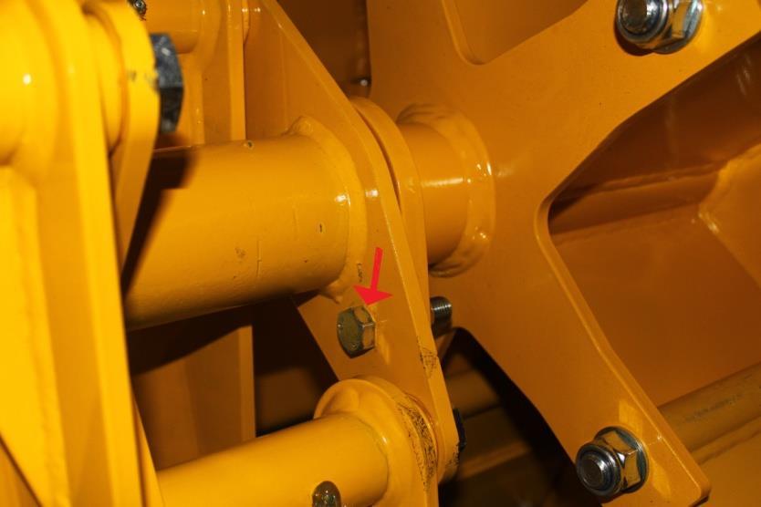 wheels, it is possible to elevate the machine by approximately 50 mm if necessary. Tyre pressure of the support wheels Check the tyre pressure of the support wheels at regular intervals.